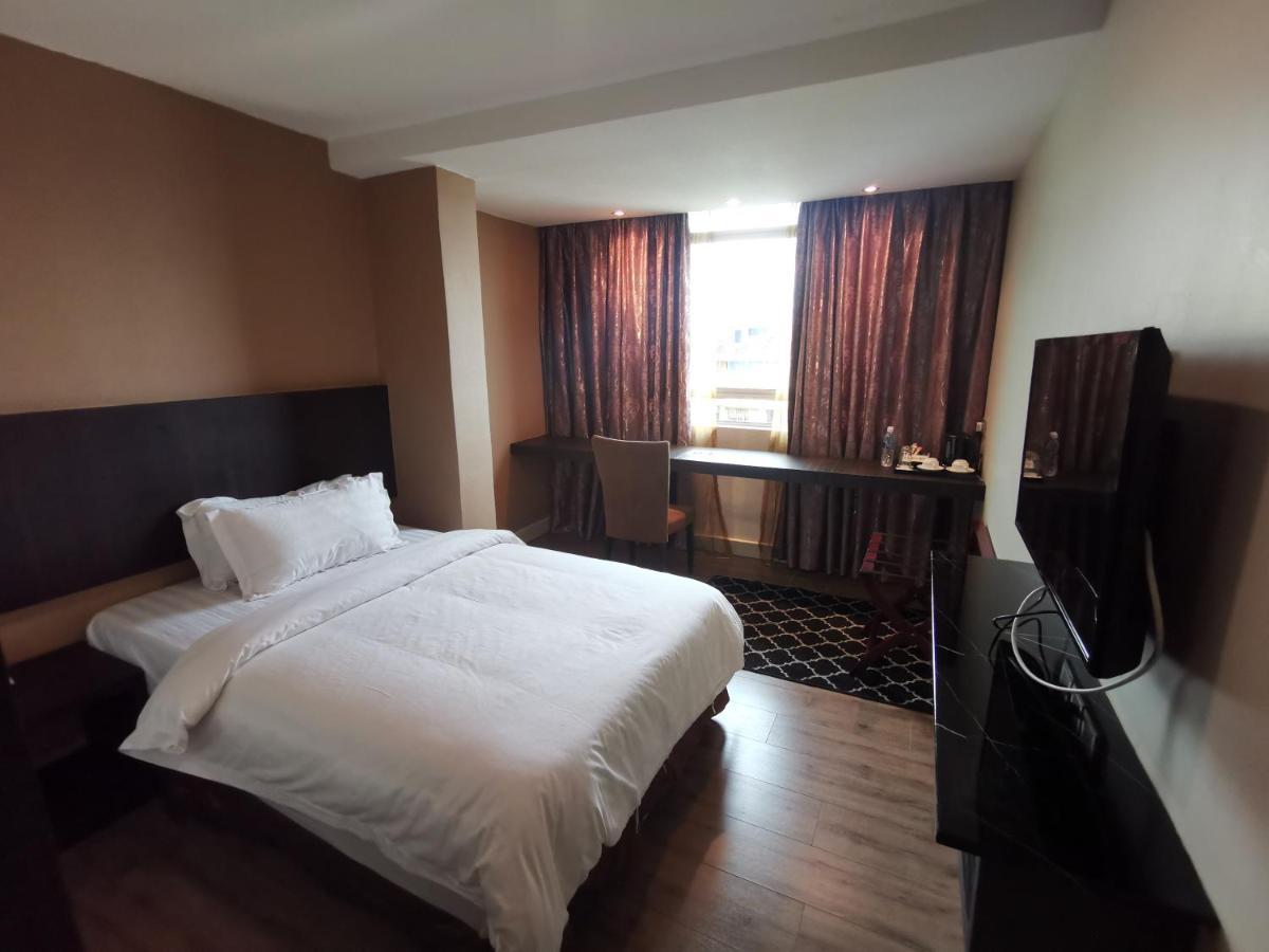 Hotel De Leon II 라하드다투 외부 사진