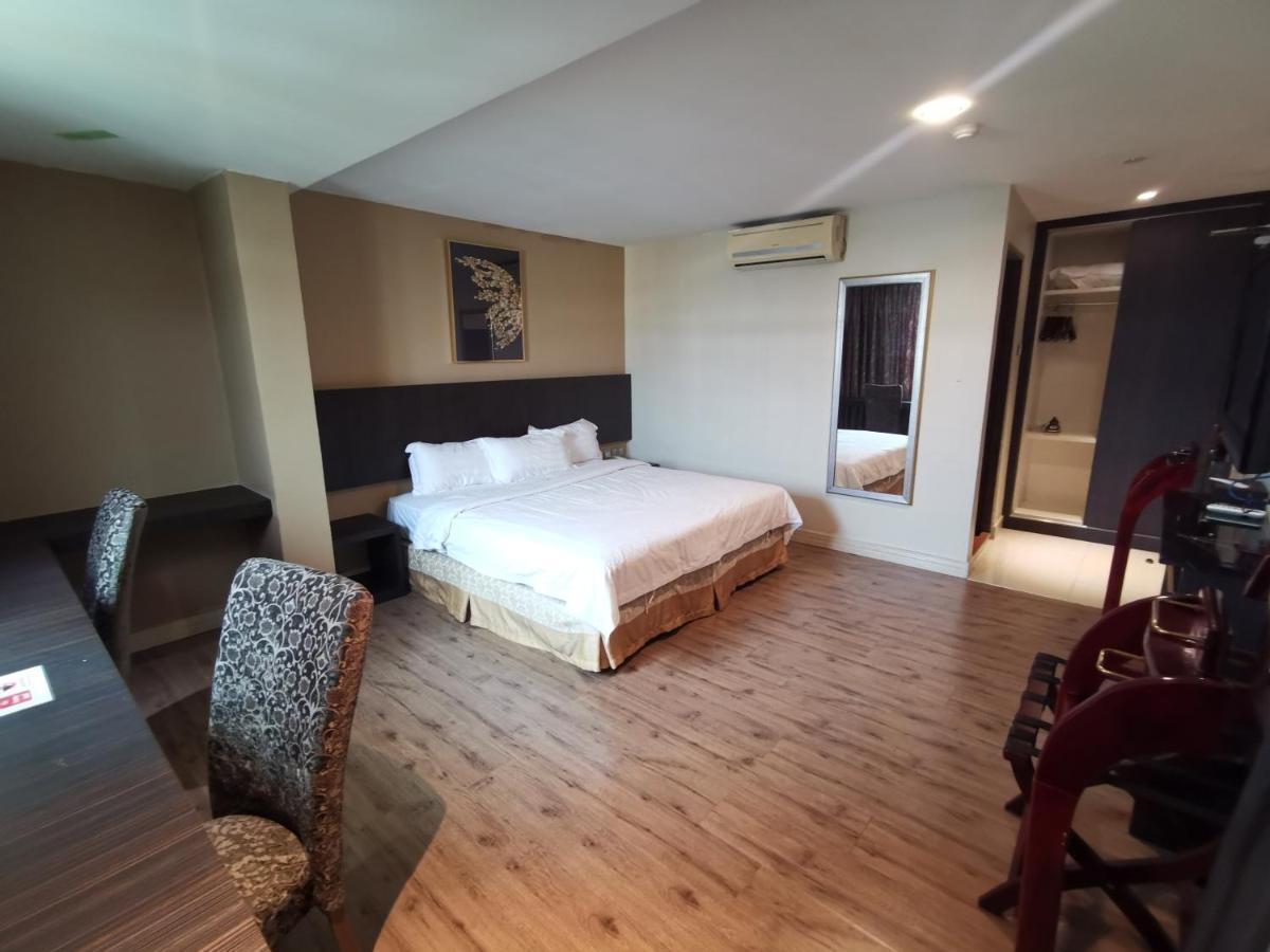 Hotel De Leon II 라하드다투 외부 사진